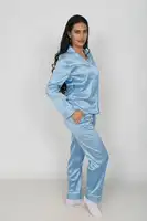 Pijama en Seda para Dama – Ref. Azul Celeste Claro con Borde Blanco