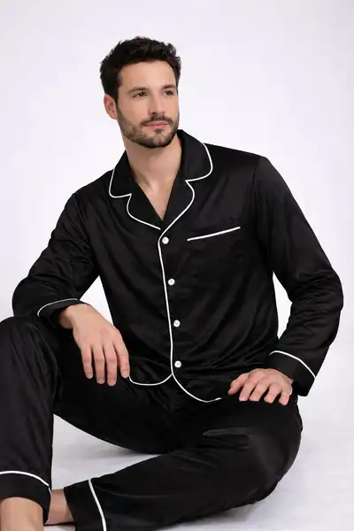 Pijama Clásica para Caballero – Ref. Unicolor Negro con Borde Blanco