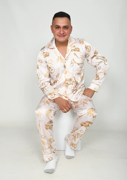 imagen Pijamas  en seda Caballero 